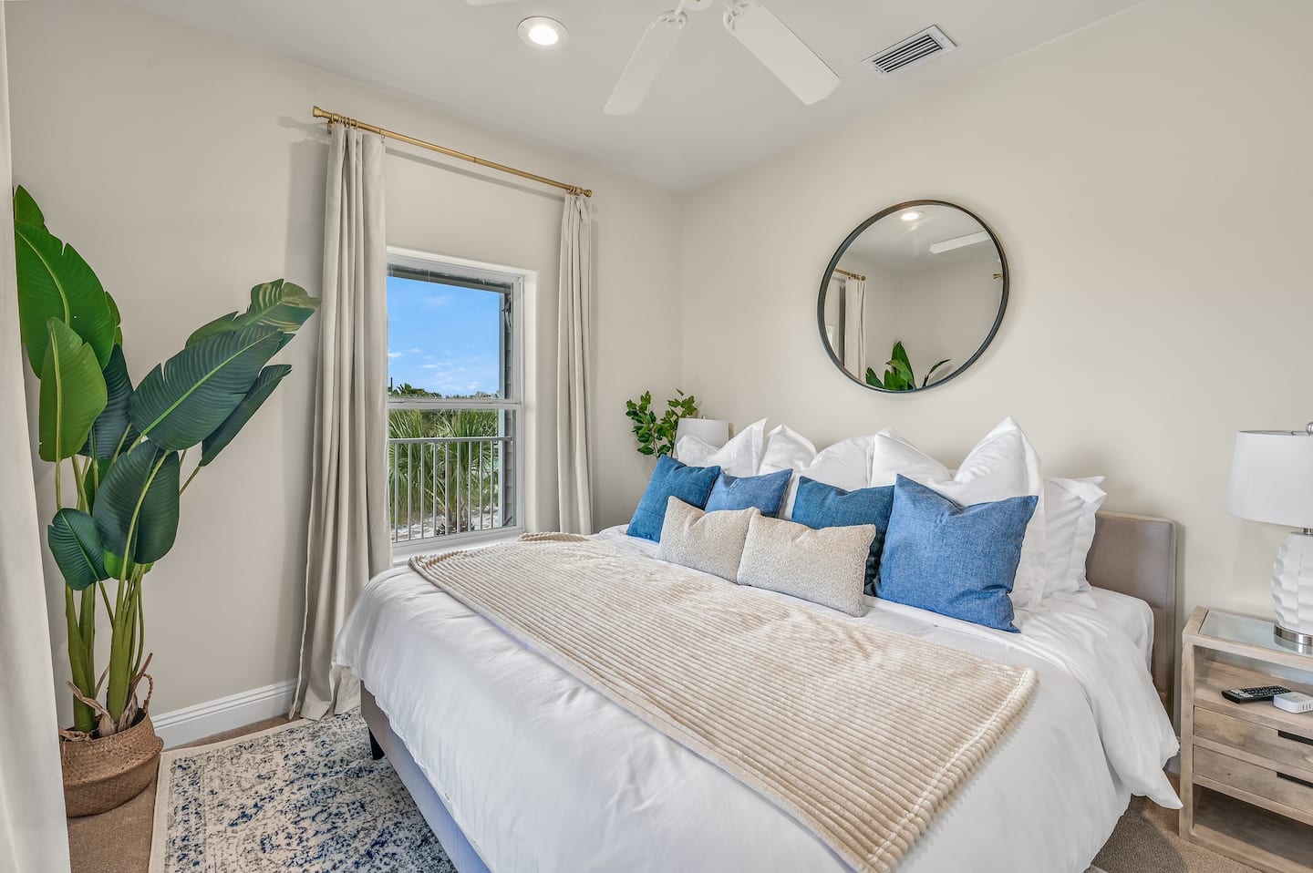 Third king bedroom with patio access